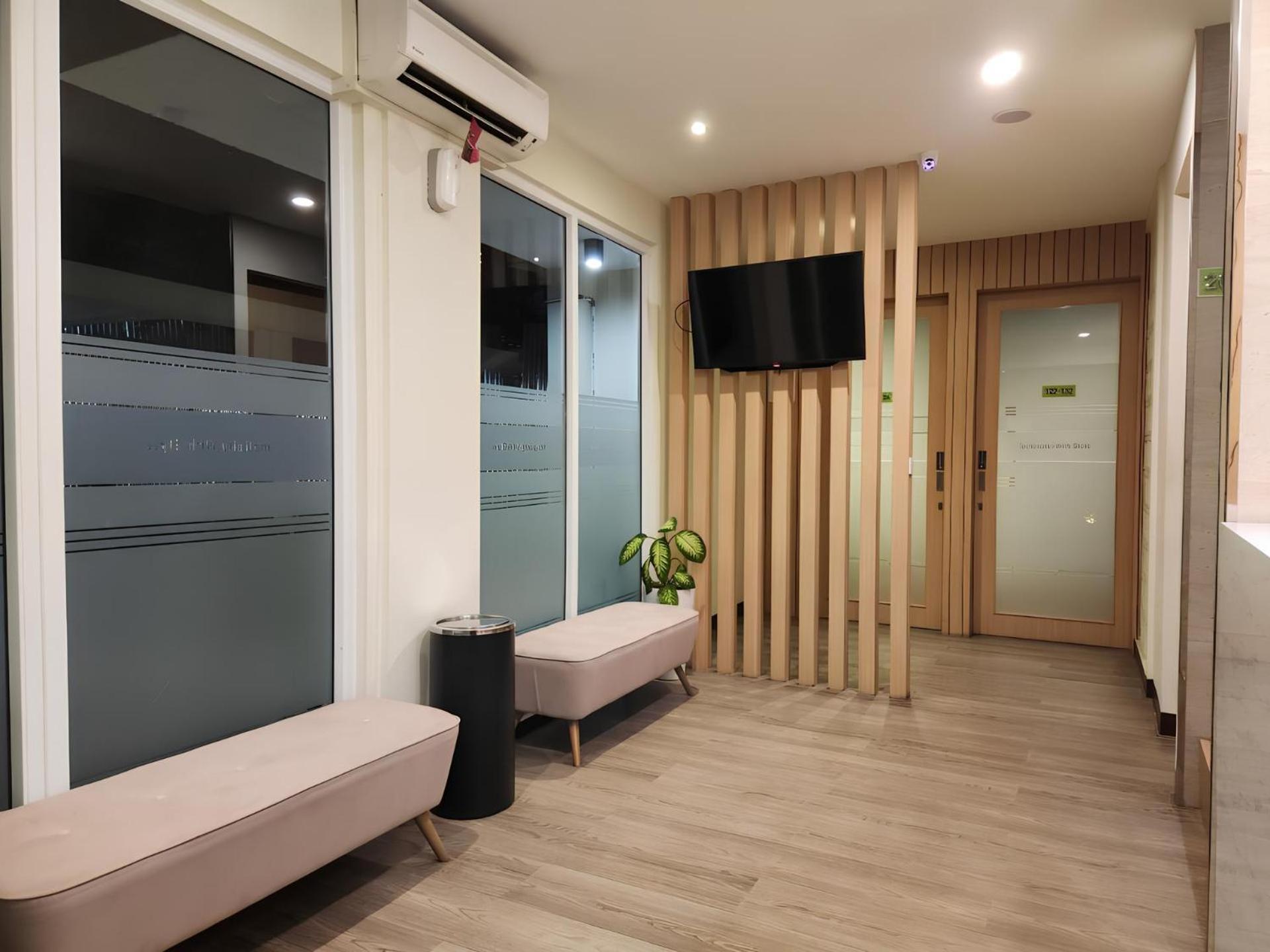 Whiz Capsule Hotel Thamrin جاكرتا المظهر الخارجي الصورة